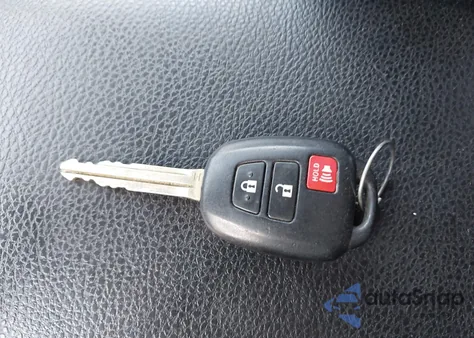 2013 Toyota Rav4 Xle z USA, uszkodzony, nr VIN 2T3RFREVXDW058567